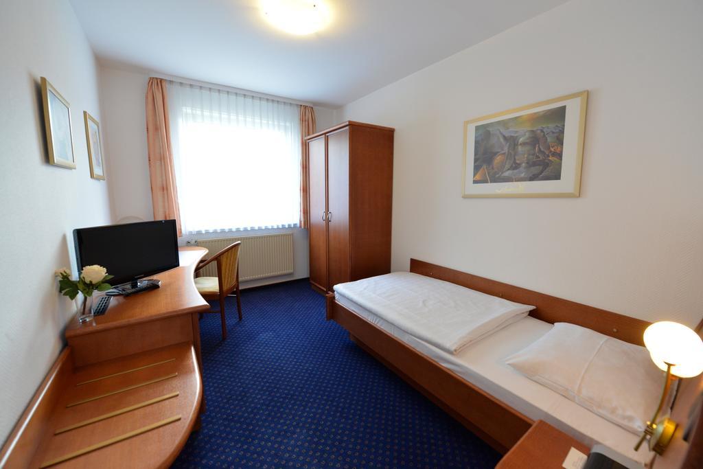 Hotel Trollinger Hof à Bad Oeynhausen Extérieur photo